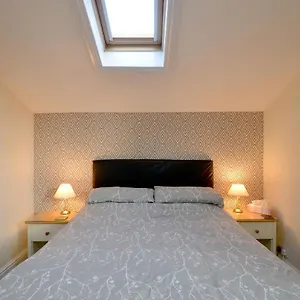 Brightwater 2nd Floor For Up To 6 Guests Near North Bay Apartment Scarborough